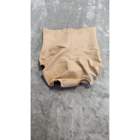 Skims Clay Beige Small Body CS Butt Lifting Briefs PN-BRF-8527W NWT - Picture 2 of 5